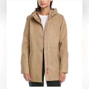 Hunter brand Women’s Adela style rain coat. Color is tan. New with tags. Size XS